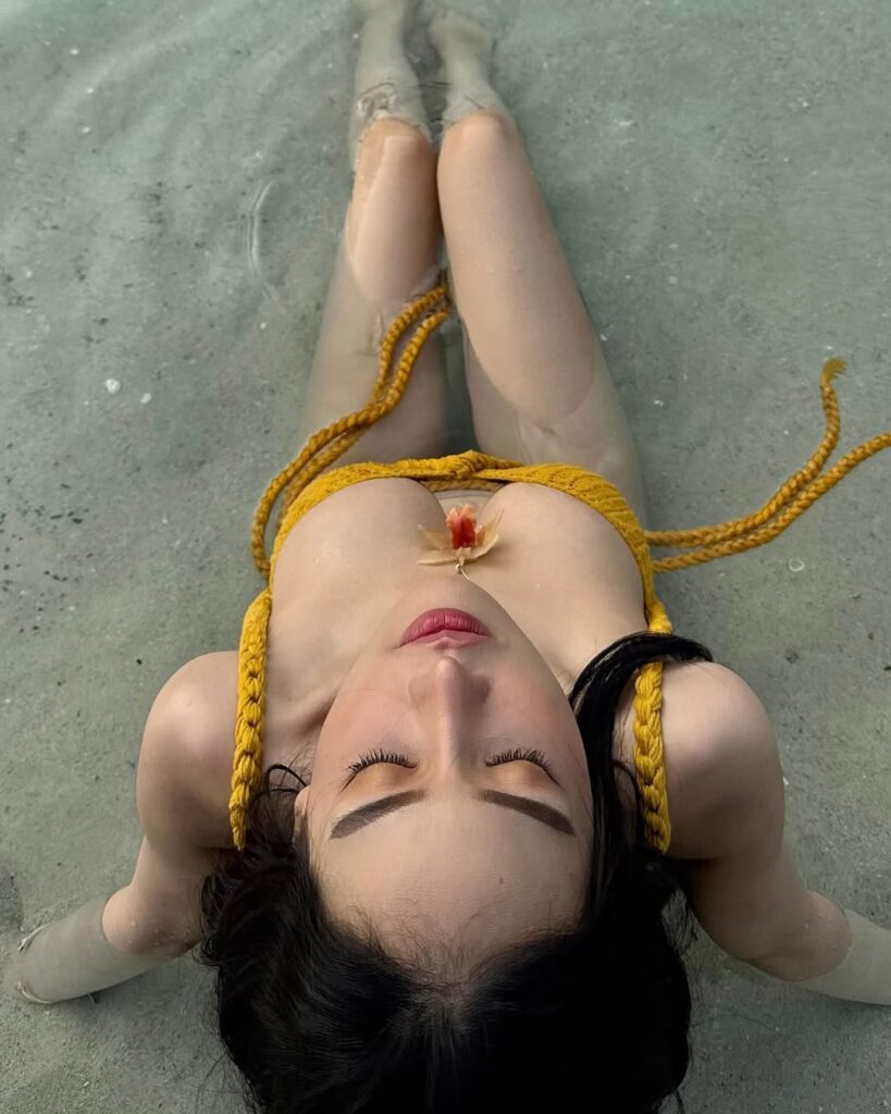 Selebgram Hot Seksi Hari Ini